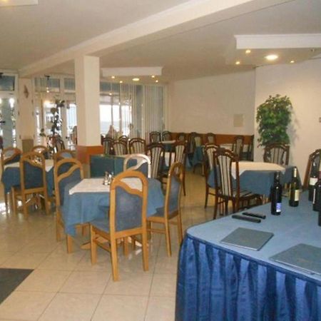 Studio & Apartments More Neum Esterno foto