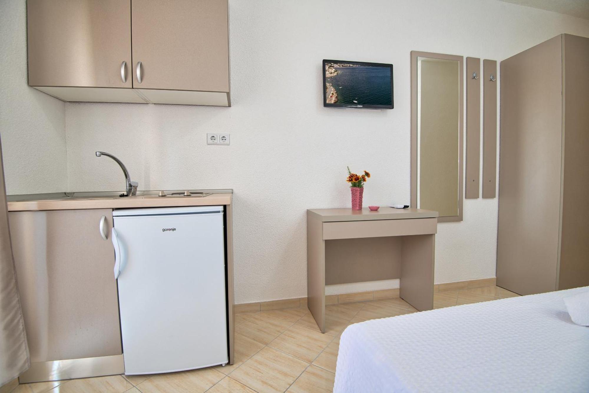 Studio & Apartments More Neum Esterno foto