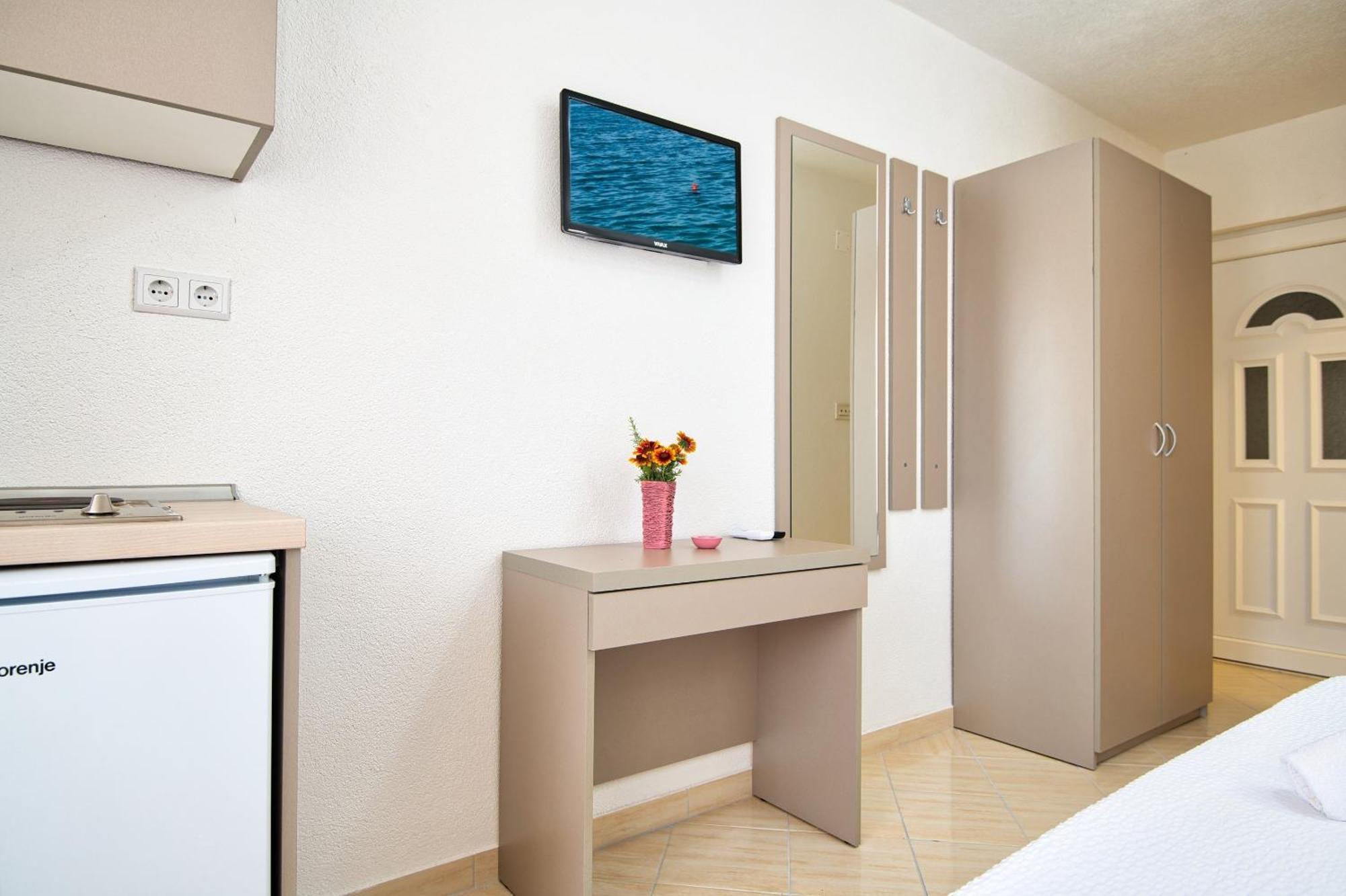 Studio & Apartments More Neum Esterno foto