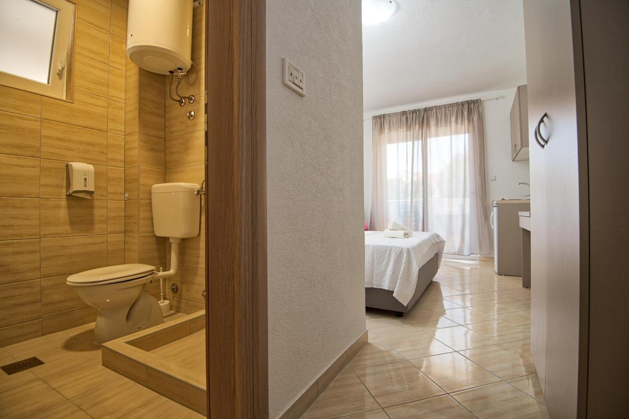 Studio & Apartments More Neum Esterno foto