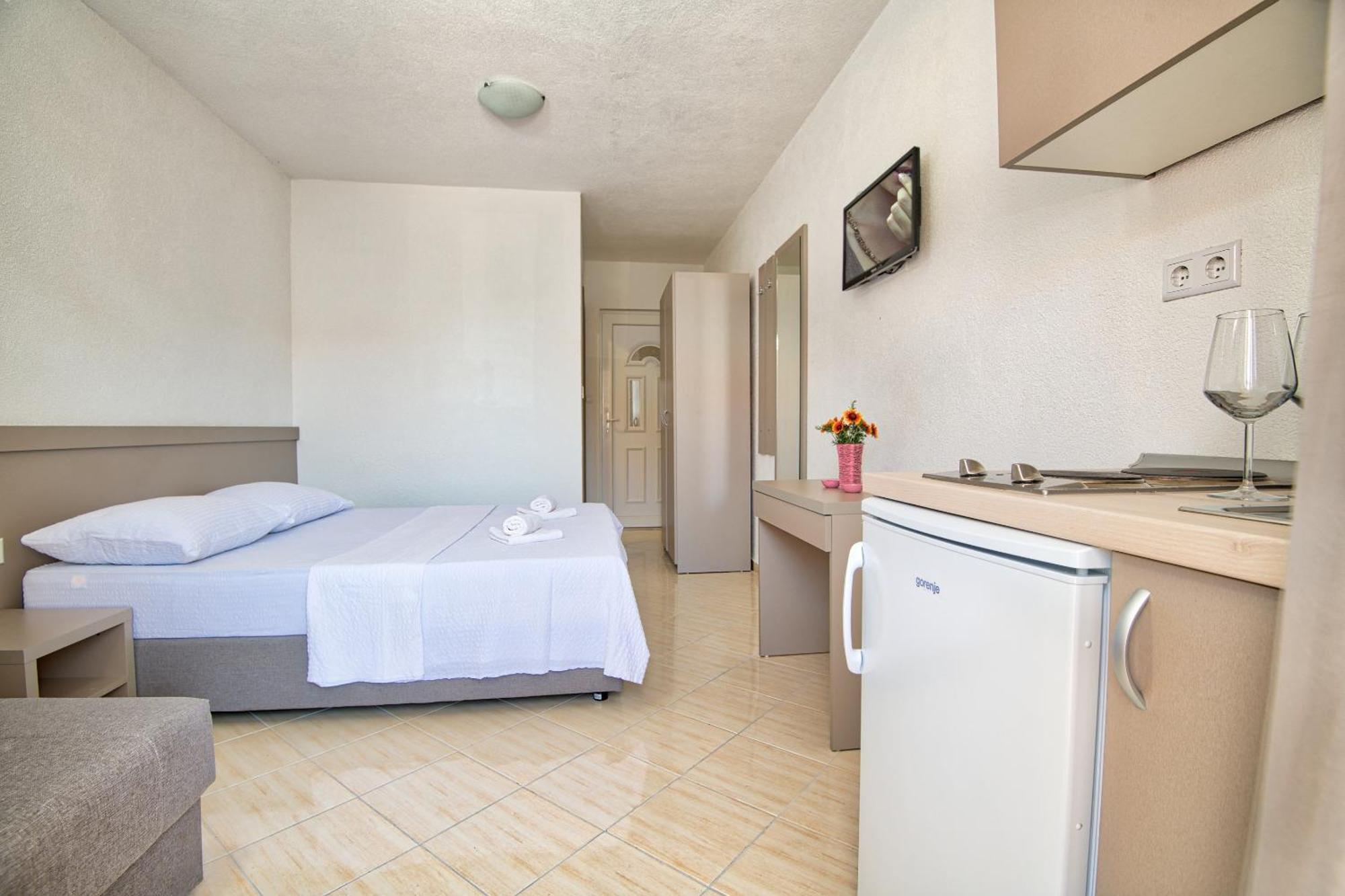 Studio & Apartments More Neum Esterno foto