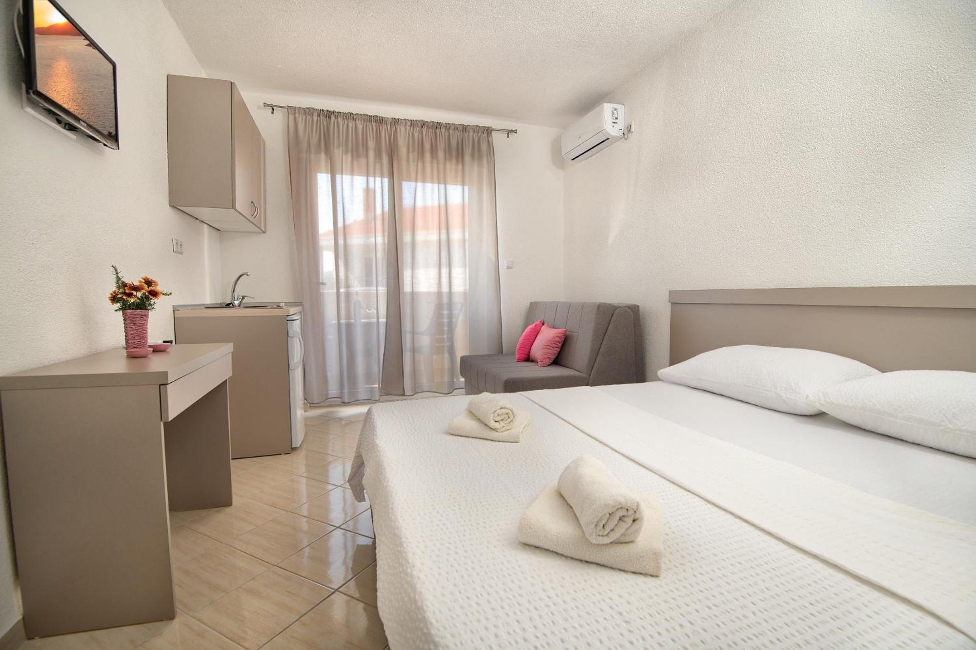 Studio & Apartments More Neum Esterno foto
