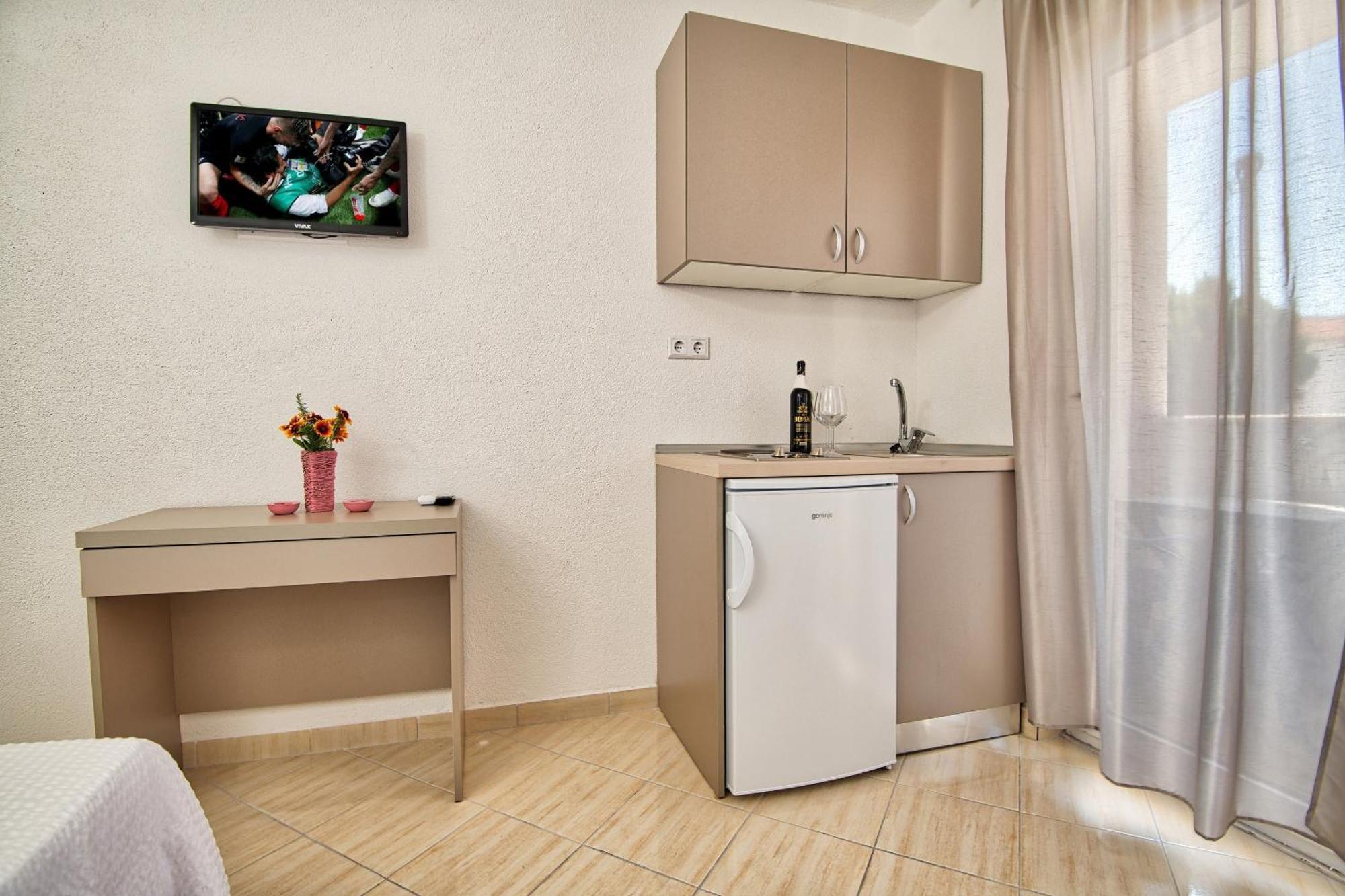 Studio & Apartments More Neum Esterno foto