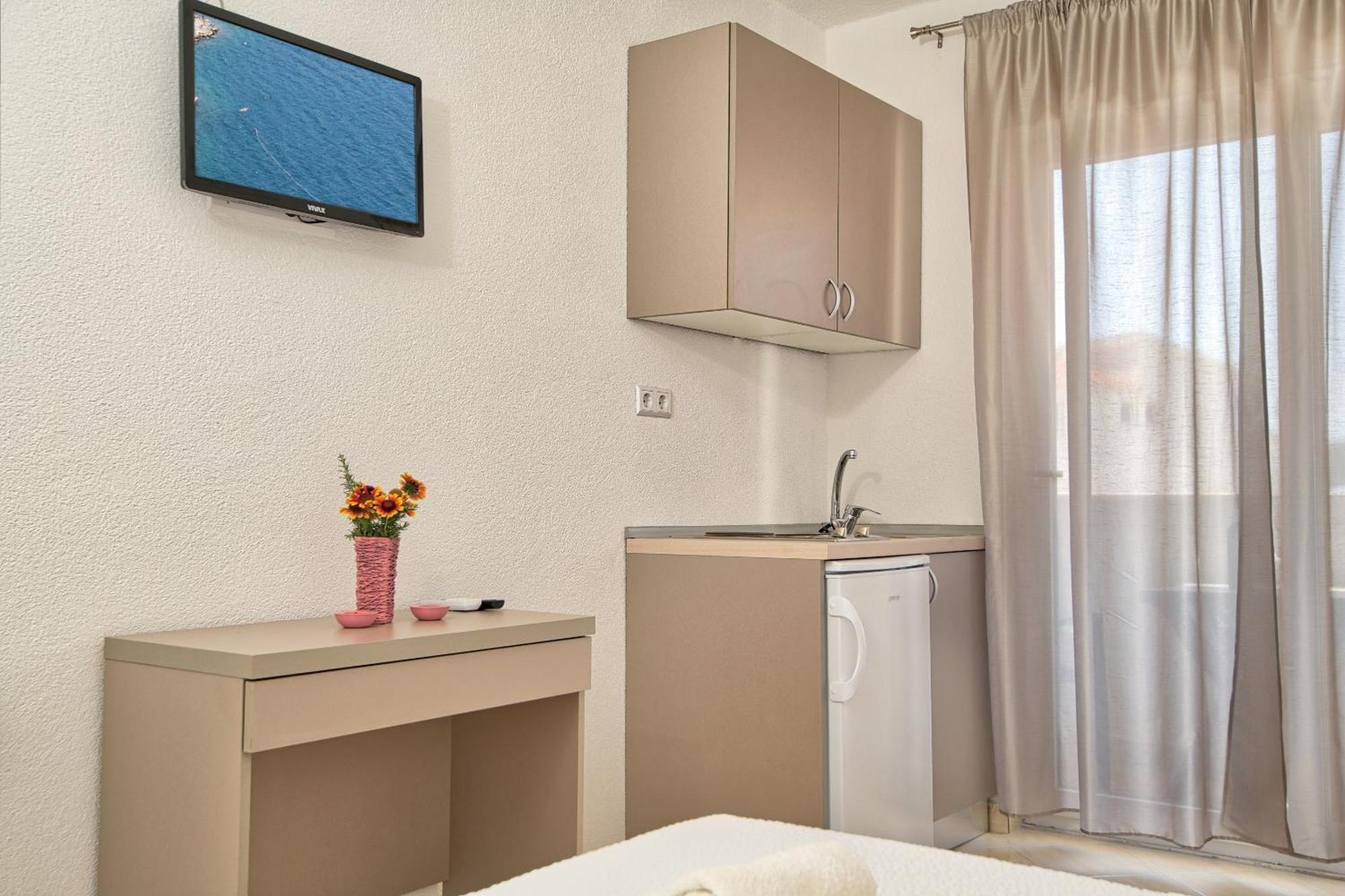 Studio & Apartments More Neum Esterno foto