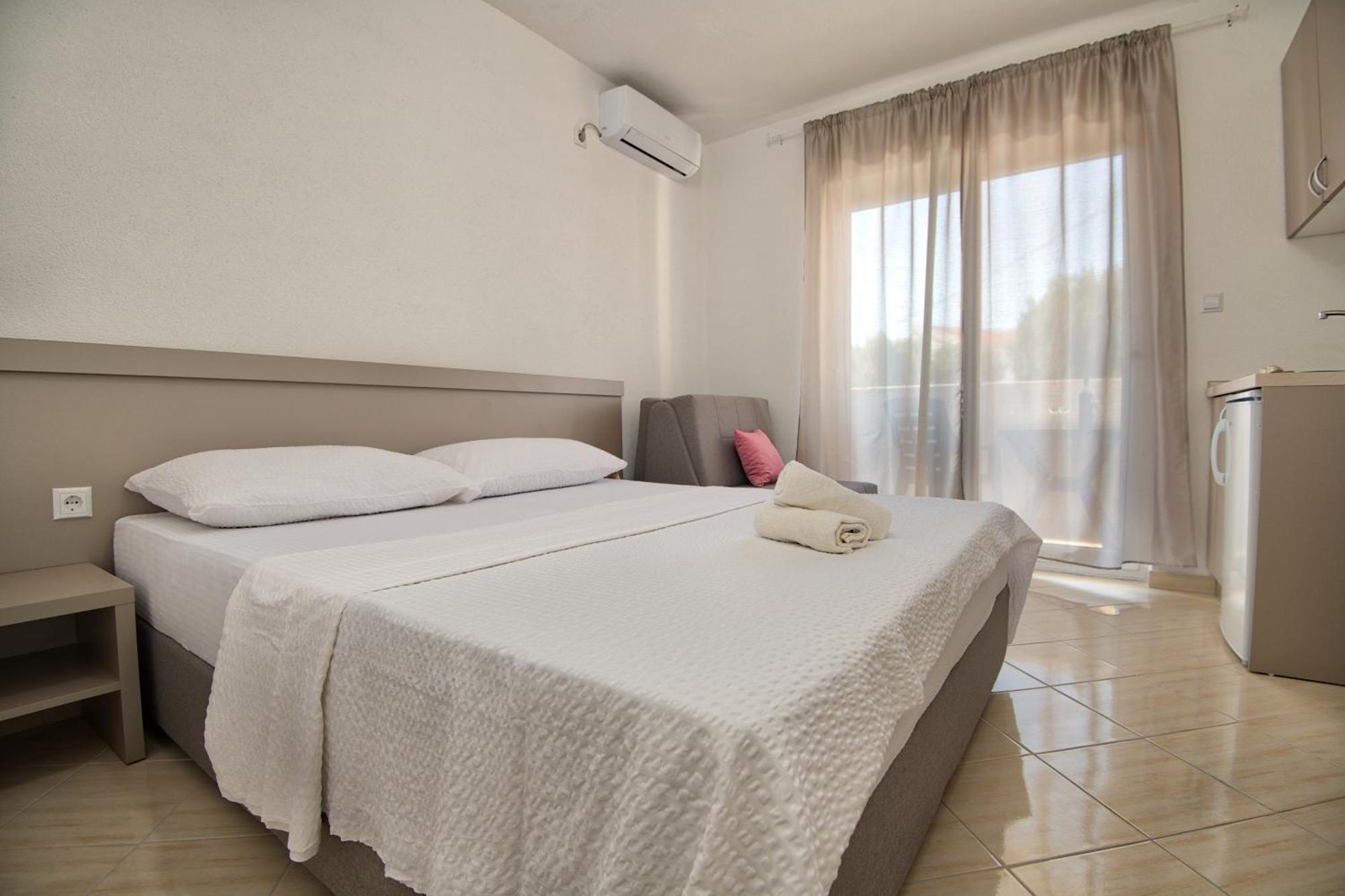 Studio & Apartments More Neum Esterno foto
